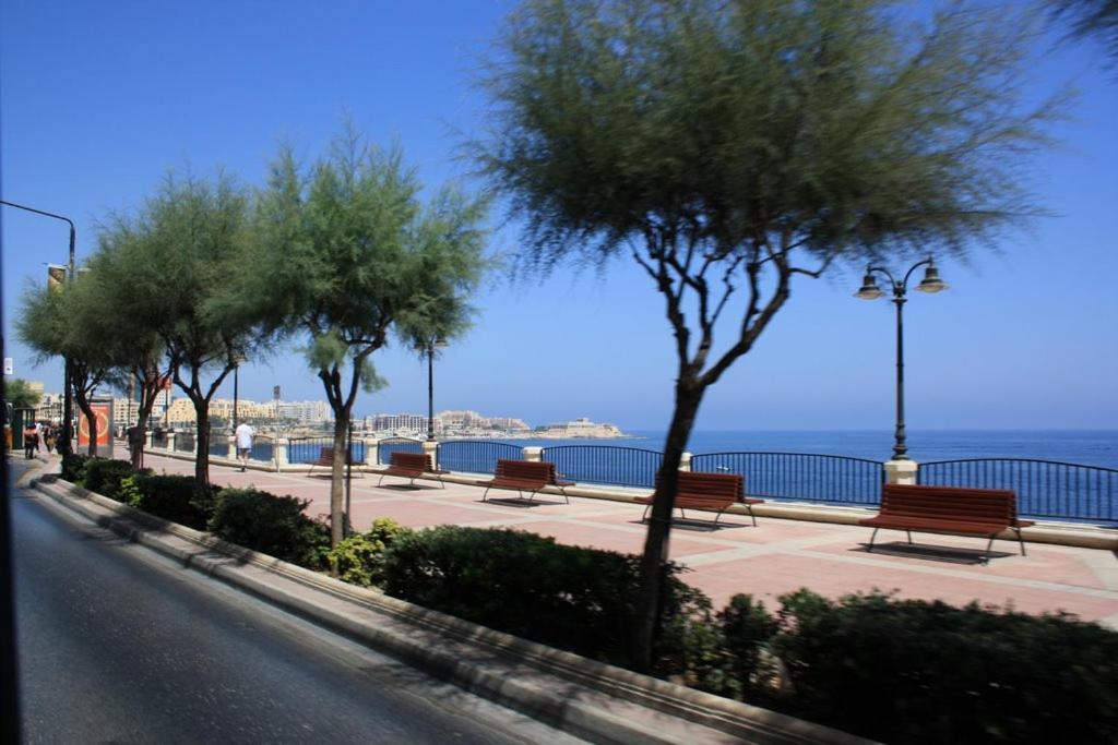 Cosy Steps To St George's Bay * St. Julian's