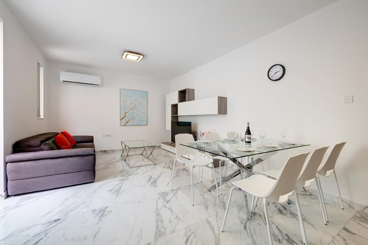 Apartament Cosy Steps To St George's Bay