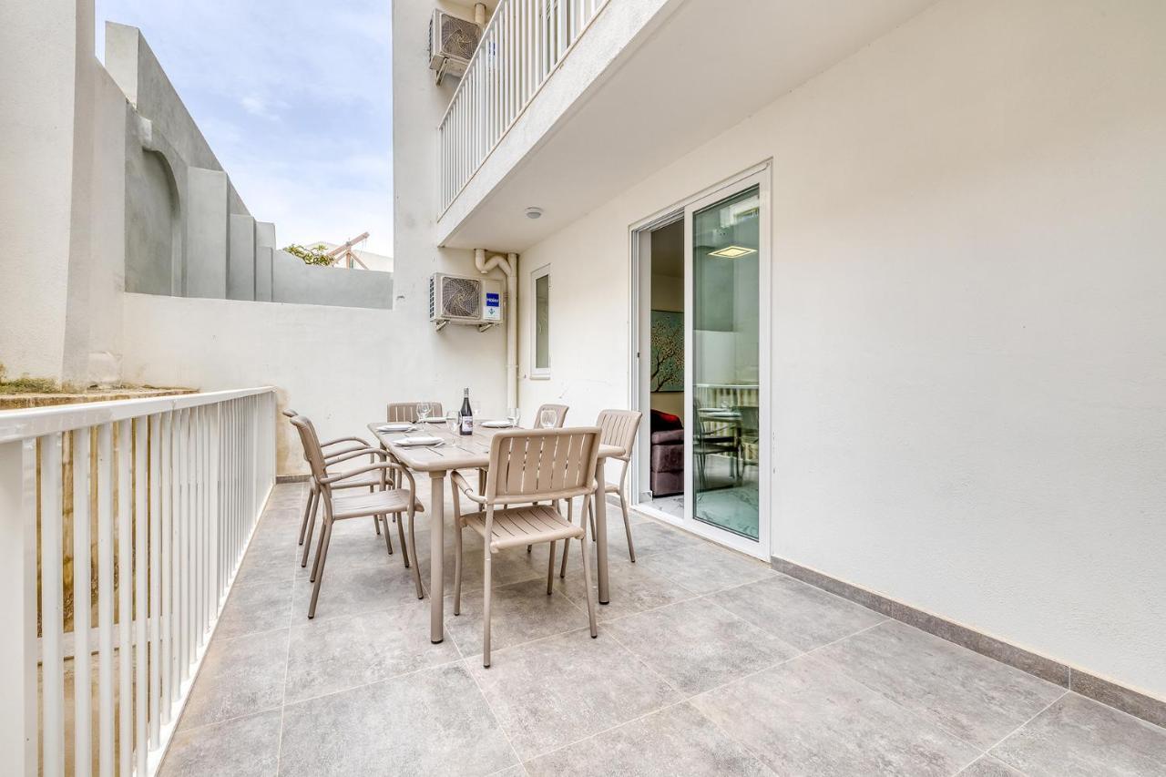 Cosy Steps To St George's Bay *