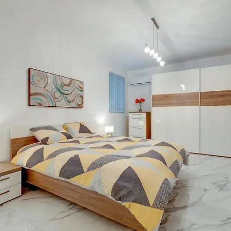 Cosy Apartment Steps To St George'S Bay St. Julian's Zewnętrze zdjęcie
