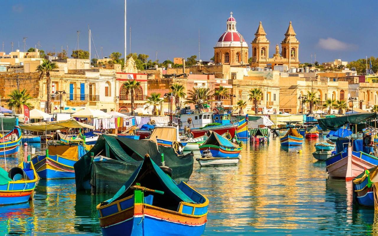 Cosy Steps To St George's Bay Apartment San Ġiljan